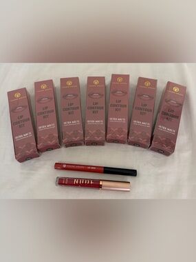 Lip Contour Kit & Lip Liner — 7 kits included- color #05